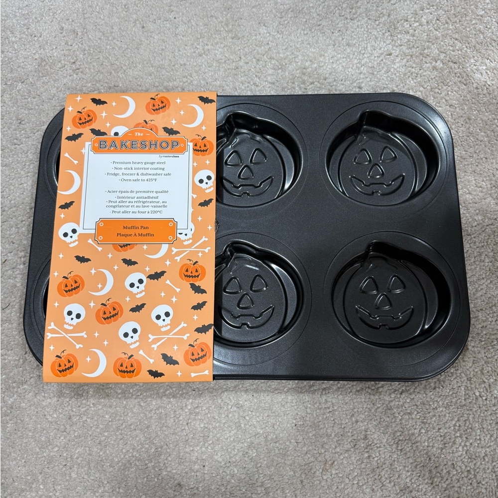 The Bakeshop Pumpkin Muffin Pan / Pumpkin Cake Pan/ Halloween Cake Tin